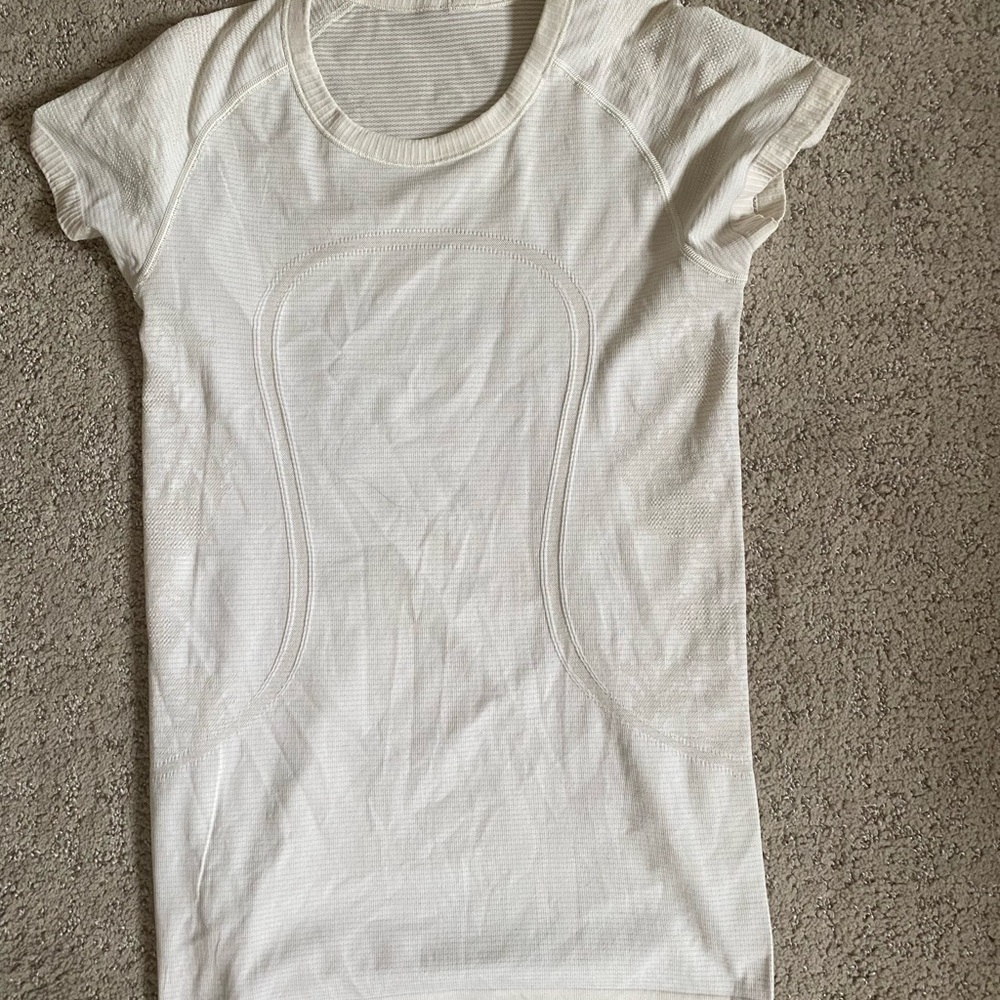 RARE creme floral lululemon Swiflty Tech